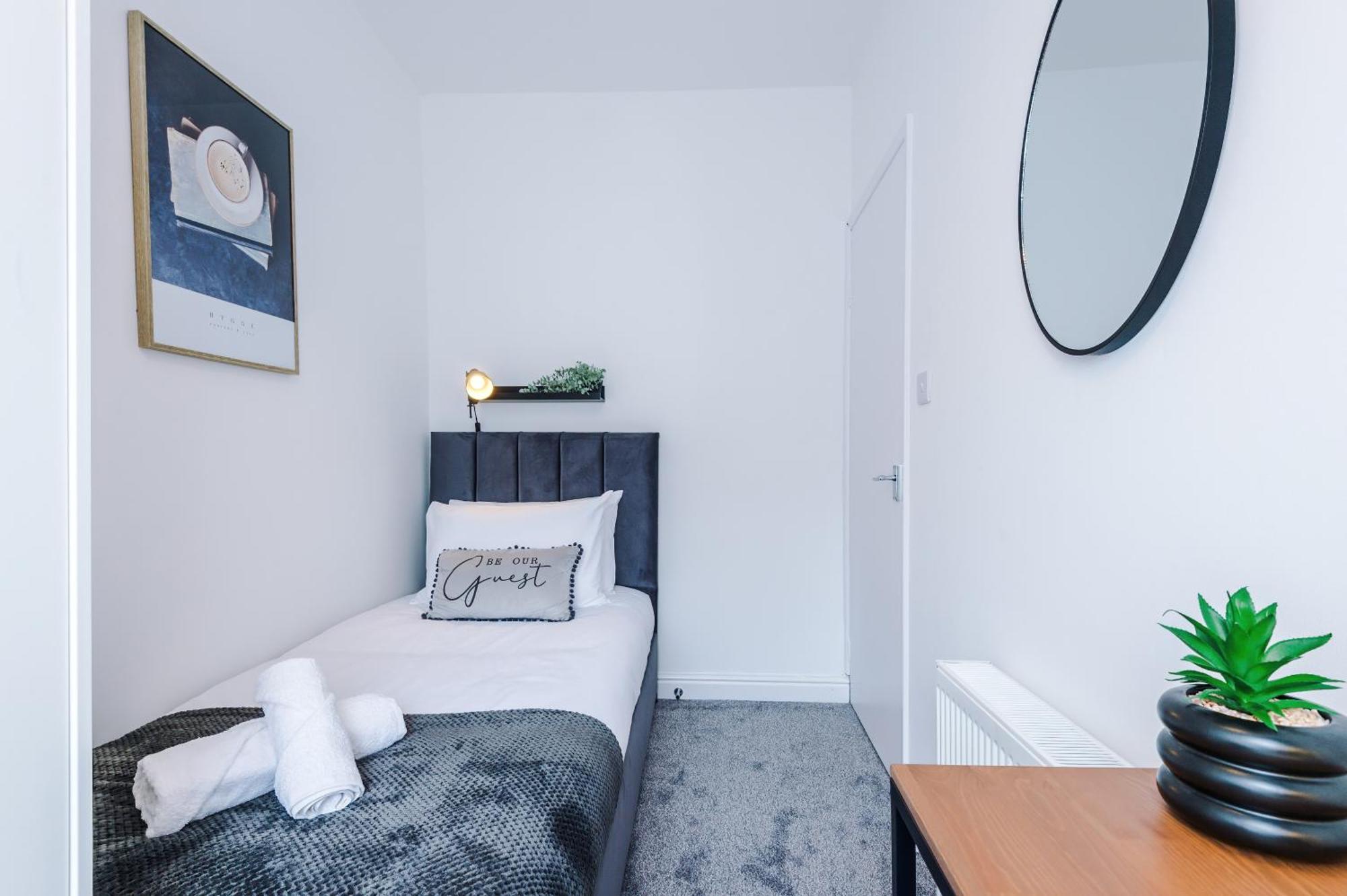 Modern Premium 3 Bed Hidden Gem - Central Location バーンズリー エクステリア 写真